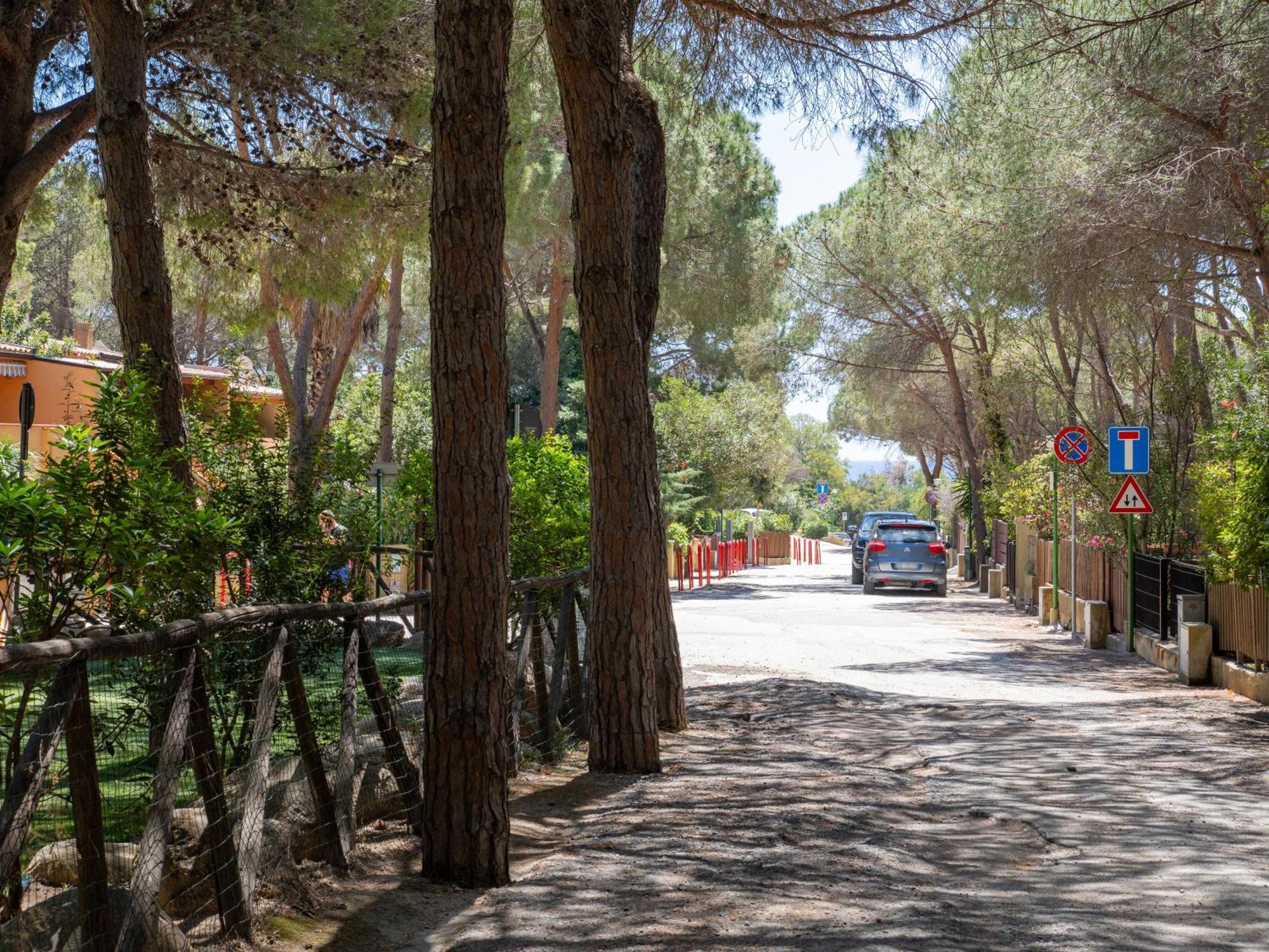 Sea Walk Holiday House Santa Margherita di Pula Esterno foto